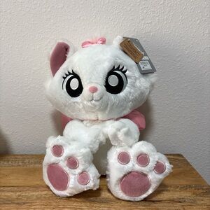 Disney Parks Exclusive The Aristocats "Big Feet" Marie plush toy NWT